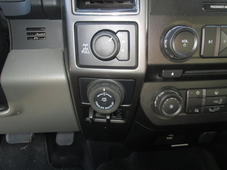 2017-ford-f150-image-29