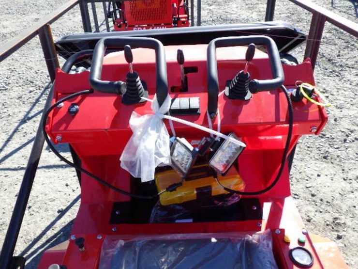 2026-agt-sda-140w-skid-steer-loader-image-15