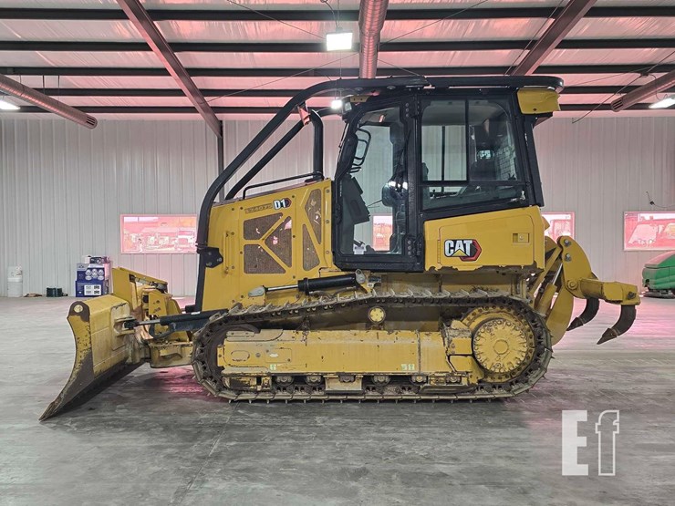 2022-caterpillar-d1-image-5