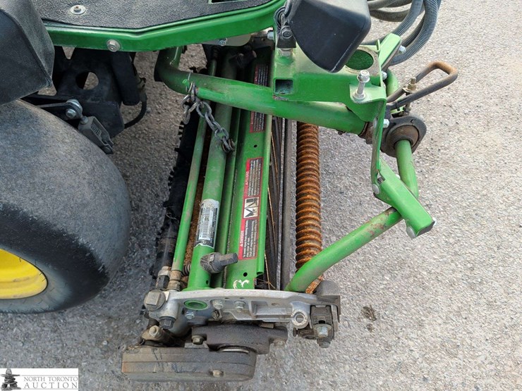 2015-john-deere-2500-image-13