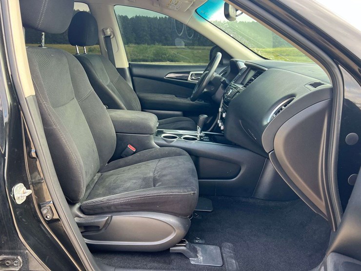 2016-nissan-pathfinder-image-19
