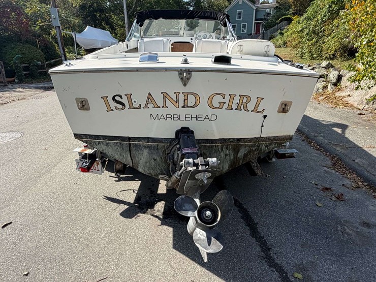 bertram-20-moppie-powerboat-w/trailer-"island-girl"-image-15