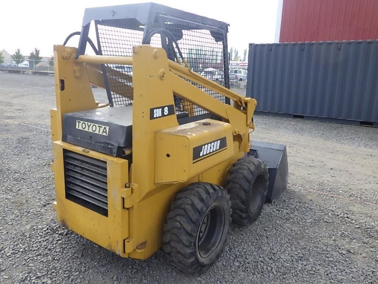 toyota-sdk8-skid-steer-loader-image-5