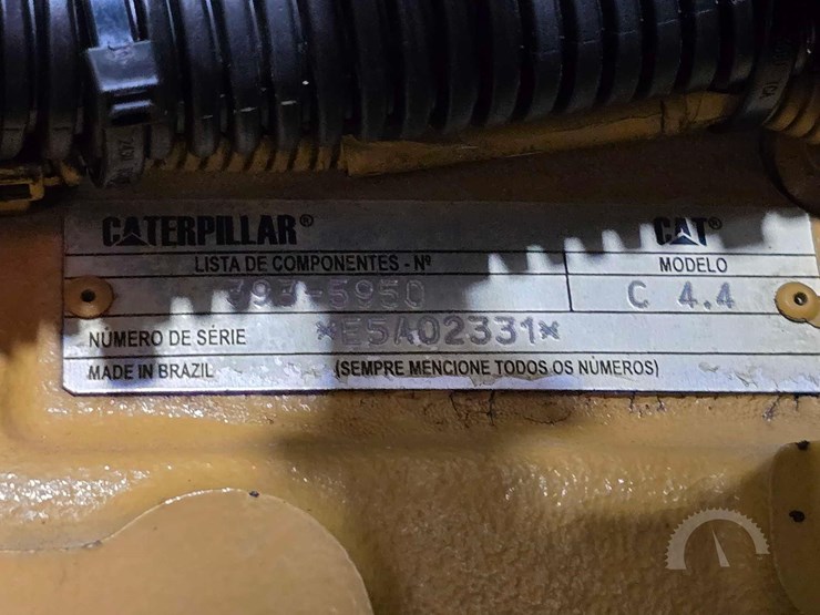 2013-caterpillar-xq60-6-image-16