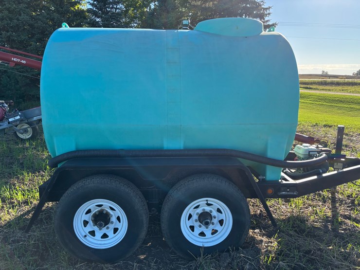 enduraplas-1100-gallon-water-trailer-–-2”-plumbing-image-1
