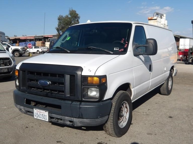 2011-ford-e350-image-1