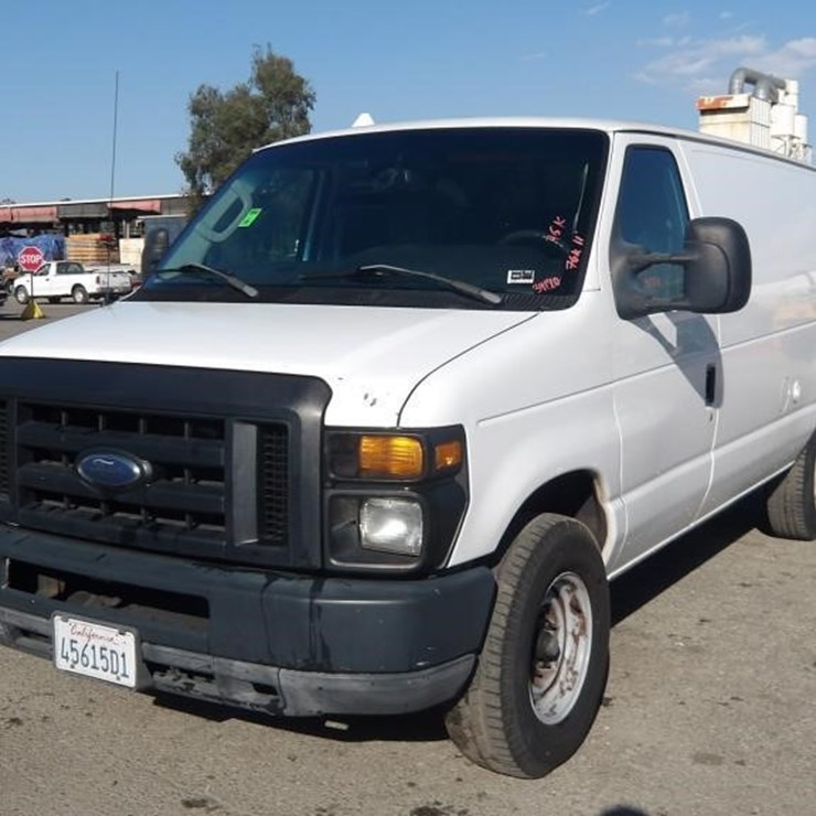2011 FORD E350