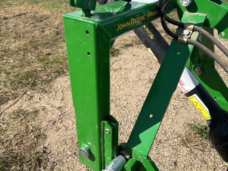 frontier-model-sb1174-like-absolutely-brand-new-3-point-snow-blower,-hydraulic-chute,-john-deere-jiffy-hitch,-none-nicer,-check-photos-image-33