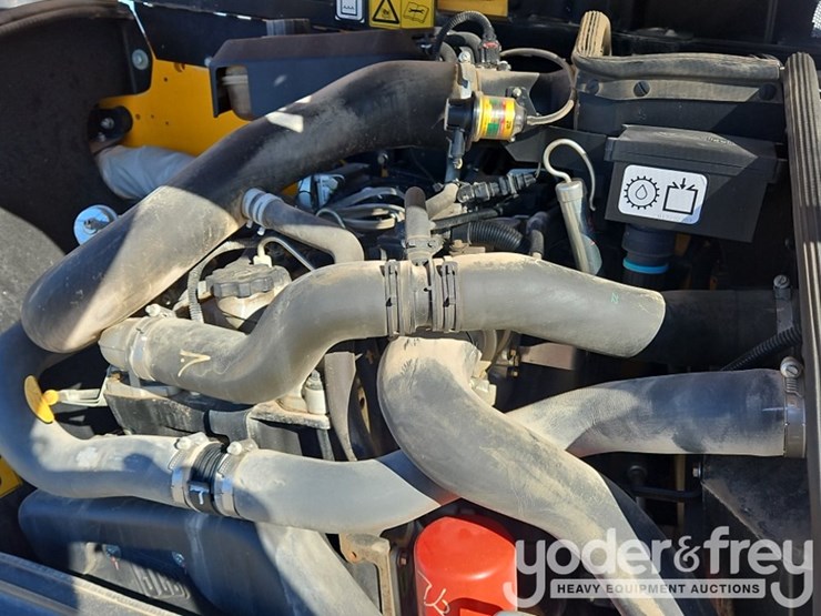 2019-jcb-510-56-image-32