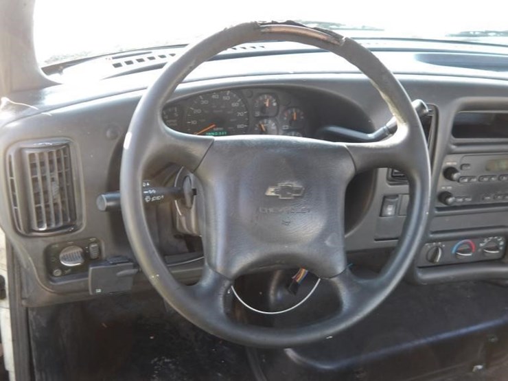 2006-chevrolet-c4500-utility-truck-image-23