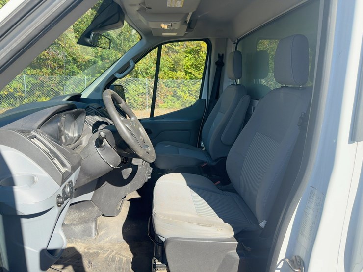 2019-utility-van-image-23