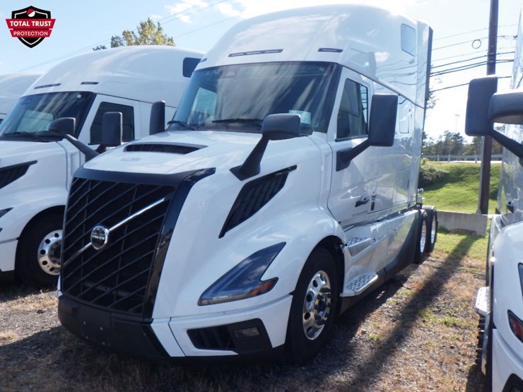 2025-volvo-vnl860-image-1