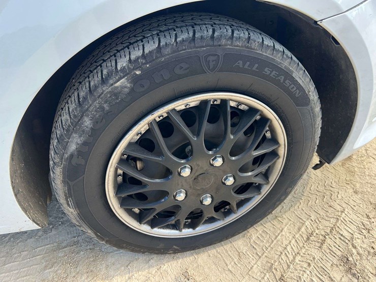 2019-chevrolet-sonic-4-door-sedan-(117,687-miles)-image-27