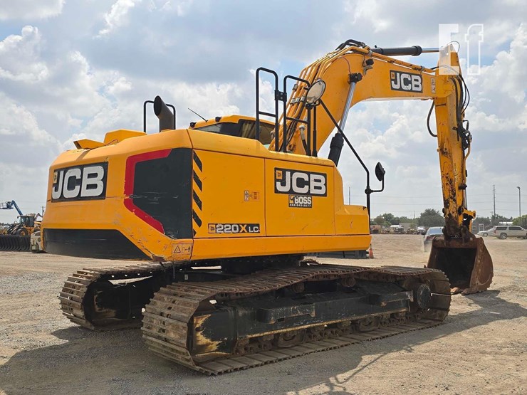 2023-jcb-220x-lc-image-3