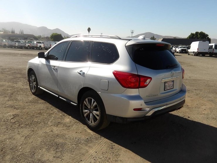 2019-nissan-pathfinder-sl-image-4