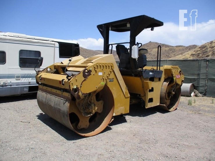 2012-caterpillar-cb54-image-1