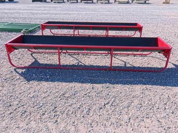 #2008-•-11ft-b&w-feed-bunks-(2-count)-image-4