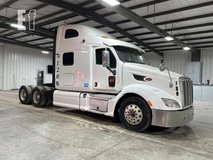2012-peterbilt-587-image-2
