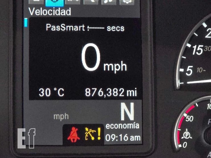 2020-freightliner-cascadia-126-image-13