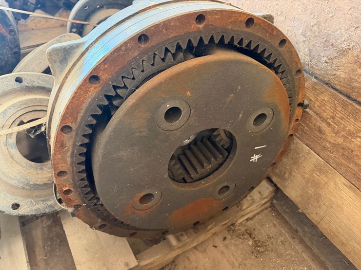 #1610-•-new-holland-t9.450-planetary-final-drive-assemblies-450/460-series-axle-applications-image-9