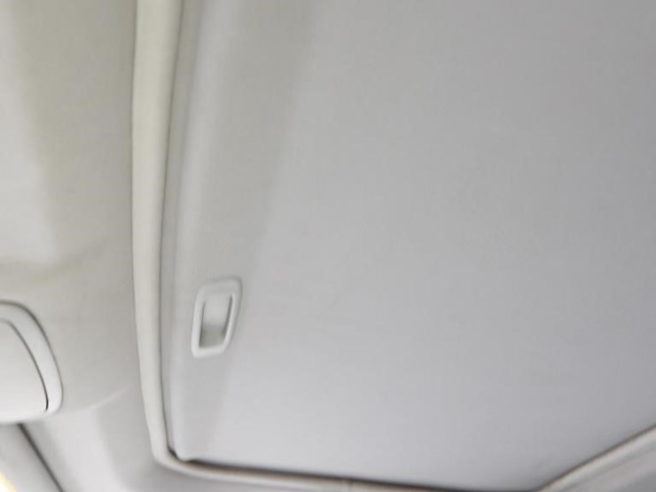 2016-toyota-rav4-xle-image-25