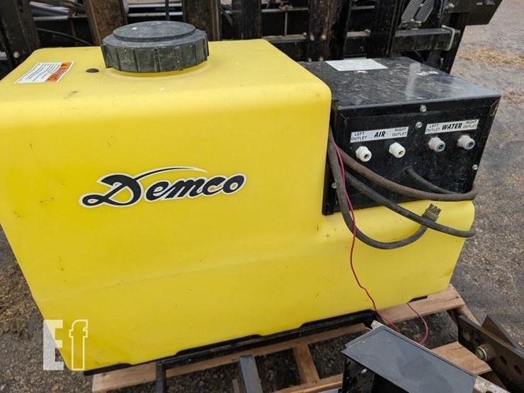 demco-sprayer-image-15