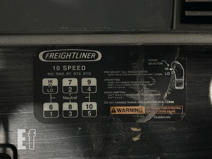 2007-freightliner-columbia-120-image-22