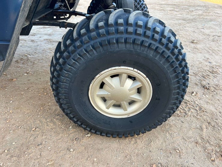 e-z-go-txt-electric-golf-cart-custom-lifted-image-28