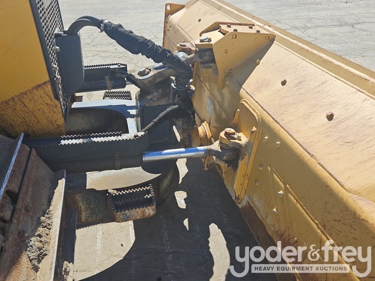 2018-deere-650k-image-22