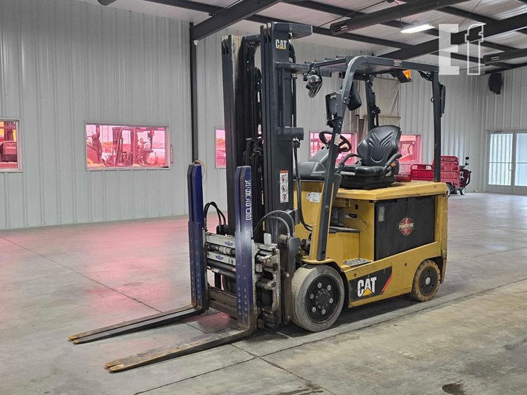 caterpillar-ec25en2-image-1