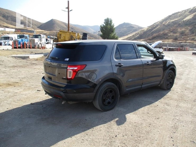 2015-ford-explorer-image-3