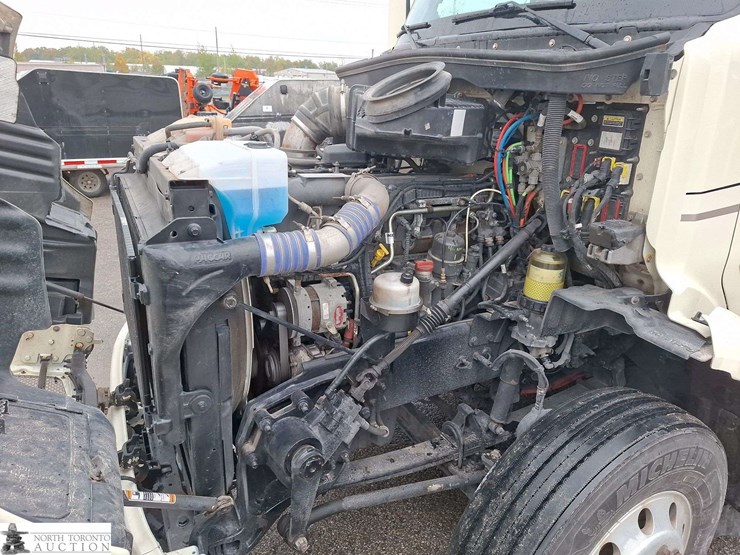 2020-peterbilt-579-image-9