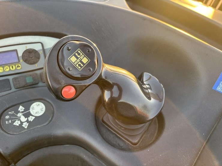 hyster-e40hsd2-21-forklift-image-21