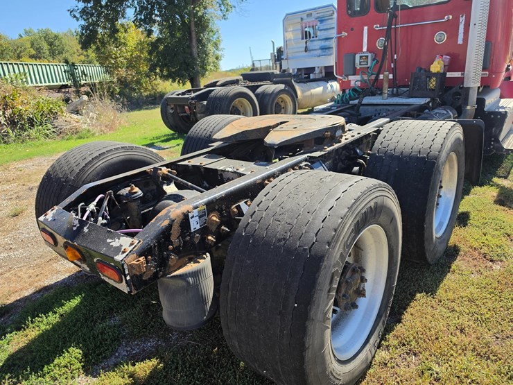 2014-peterbilt-579-image-64
