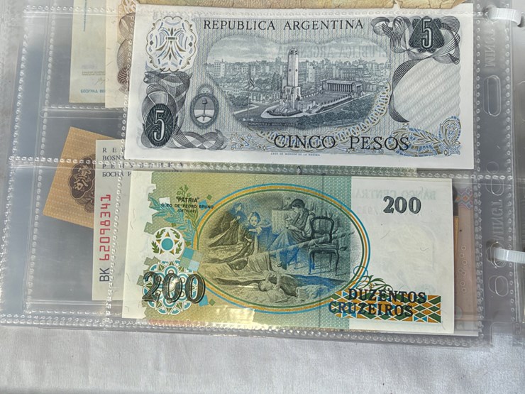 #40307-•-foreign-currency-bank-notes-image-92