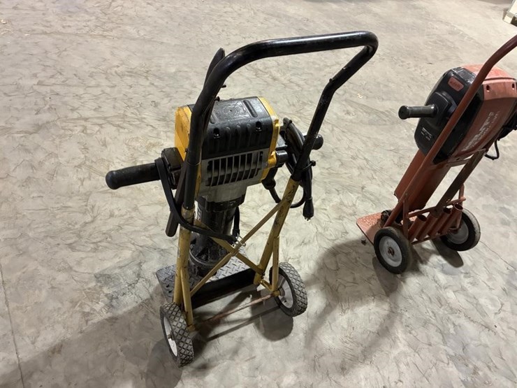 dewalt-electric-hammer-image-4