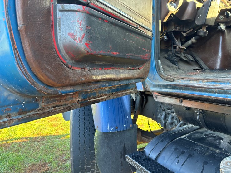 1982-ford-l9000-image-27