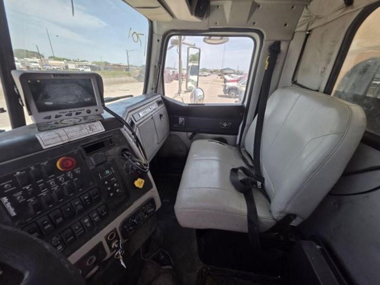 2019-western-star-4700sb-image-9