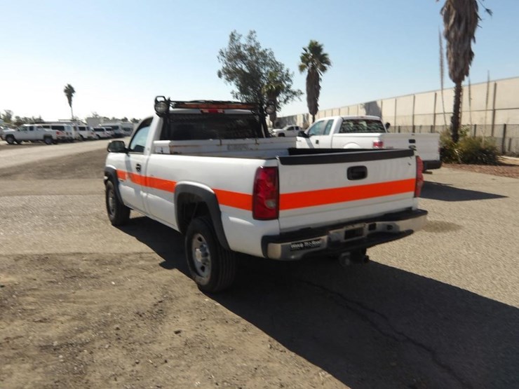 2003-chevrolet-silverado-2500-image-5