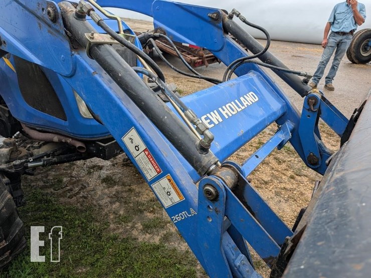 new-holland-boomer-41-image-10