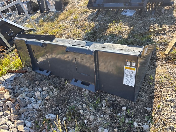 #64-•-skid-steer-80in-smooth-bucket-image-2