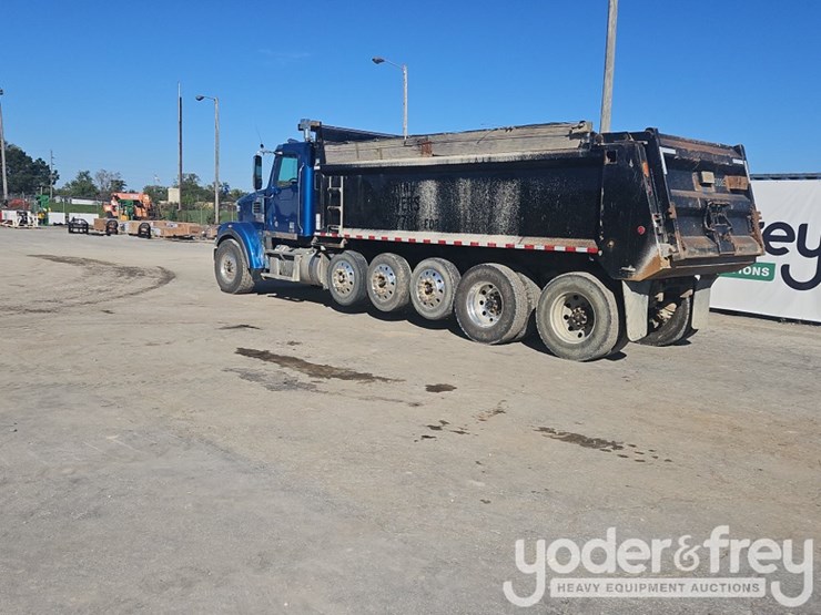 2019-freightliner-122sd-image-3