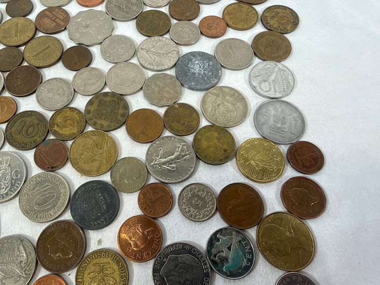 #40136-•-bag-of-misc-foreign-coins-image-17