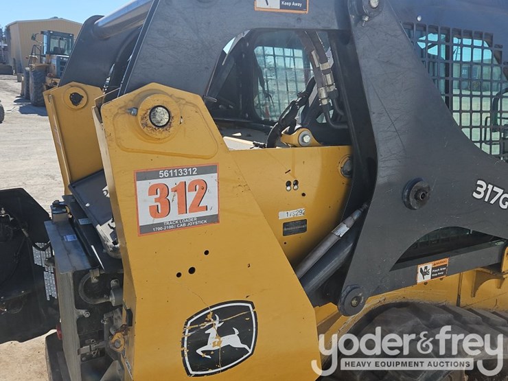 2019-deere-317g-image-12