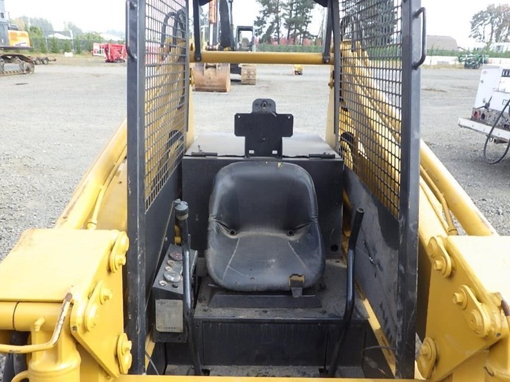 toyota-sdk8-skid-steer-loader-image-25