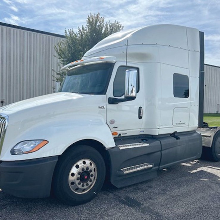 2021 INTERNATIONAL LT