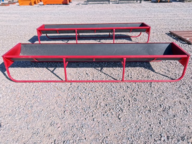 #2008-•-11ft-b&w-feed-bunks-(2-count)-image-2