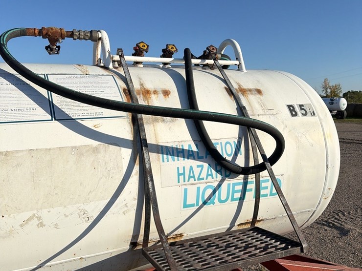 11-14-1450-gallon-nh3-tank,-16.5l---16.1-tires-image-11