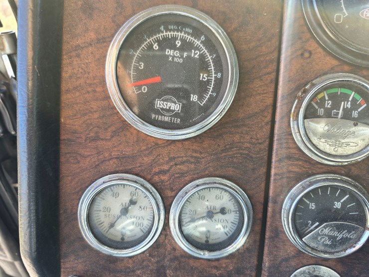 1999-peterbilt-379-image-67