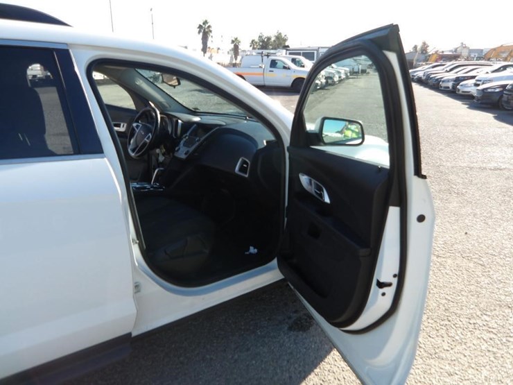 2015-chevrolet-equinox-image-12